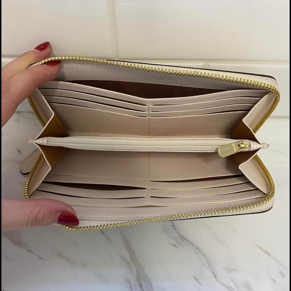 Coach Wallet - Picture 3 of 3